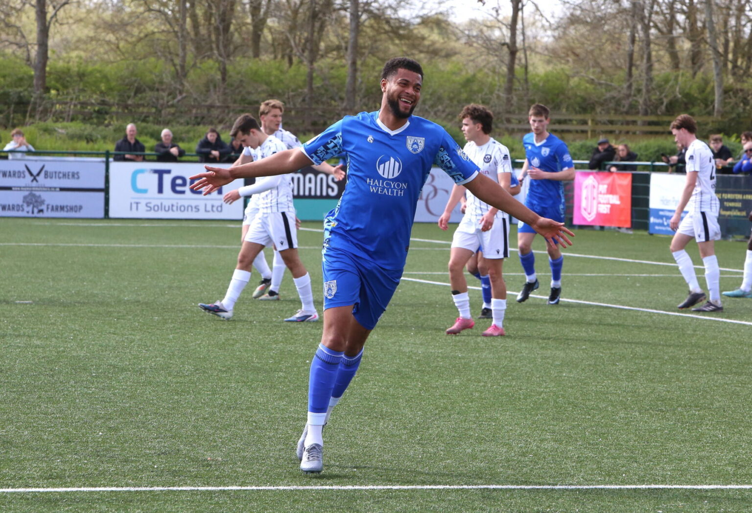 Angels edge out Salisbury